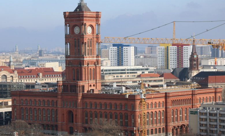 Rotes Rathaus vom Berliner Dom