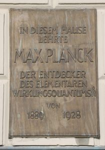 Max Planck Denkmal